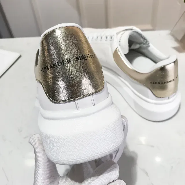 Alexander McQueen ওভারসাইজড স্নিকার সাদা রূপালী প্ল্যাটফর্ম সোল মেটালিক হিল কাউন্টার লाइফস্টাইল স্নিকার 3