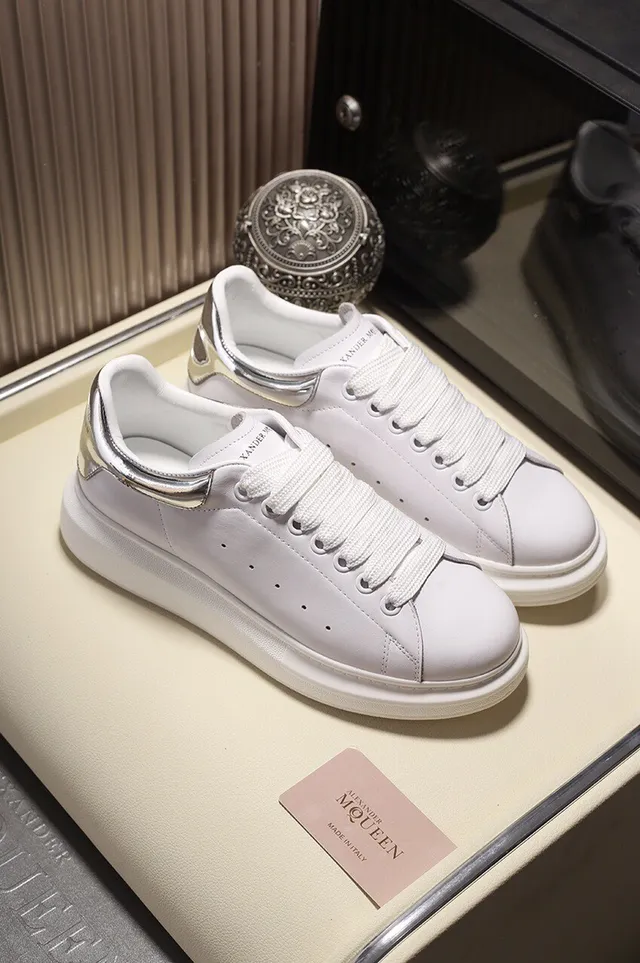 Alexander McQueen Oversized Sneaker সাদা সিলভার সোল মসৃণ চামড়ার লাইফস্টাইল স্নিকার্স 8
