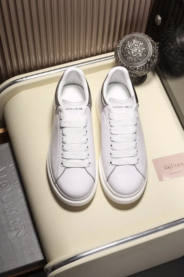 Alexander McQueen Oversized Sneaker সাদা সিলভার সোল মসৃণ চামড়ার লাইফস্টাইল স্নিকার্স 9