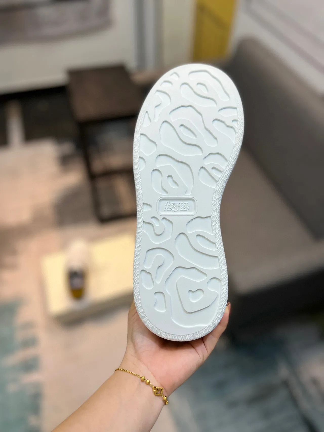 亚历山大·麦昆 Oversized 白色黄色海军蓝生活方式运动鞋 9