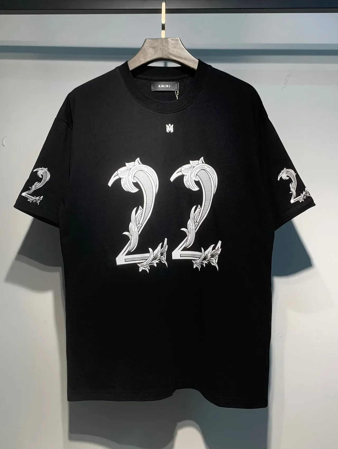 Amiri Black White Ornate Baroque-Style Numeral Print Contrast-Color Graphic T-Shirt 10