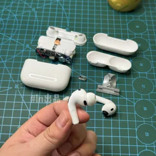 Apple AirPods Pro 2 White Stem-Style Matte Finish TWS Earbuds