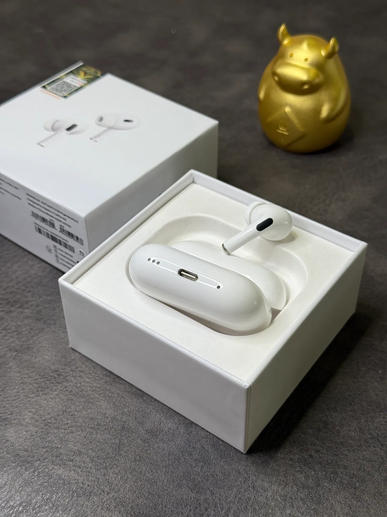 Apple AirPods Pro White Stem-Style Ventilated Housing TWS Earbuds 2