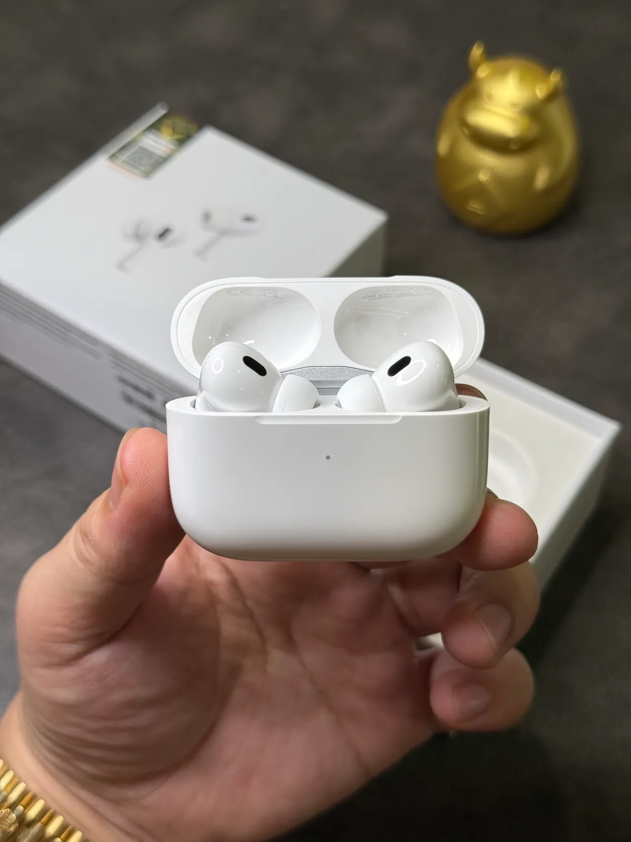 Apple AirPods Pro White Stem-Style Ventilated Housing TWS Earbuds 8