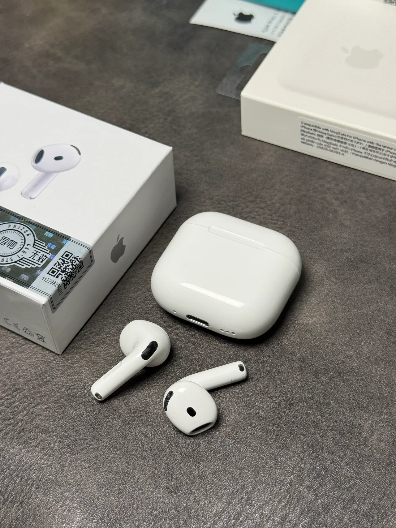 Apple White Stem-Style Matte Finish TWS Earbuds 3