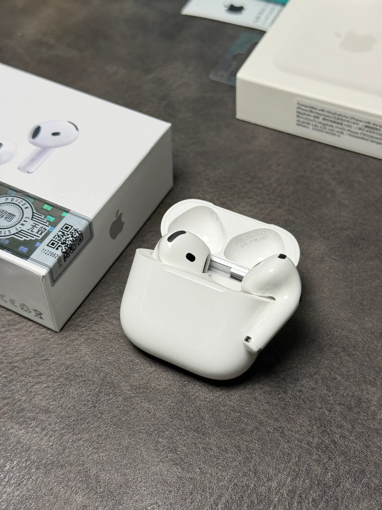 Apple White Stem-Style Matte Finish TWS Earbuds 9