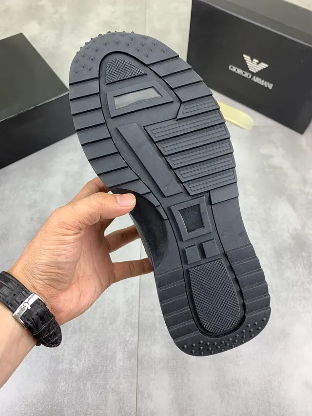 Armani Exchange Gray White Mesh-Suede Hybrid Upper Contrast Midsole Lifestyle Sneakers 2