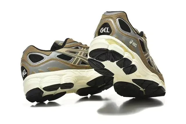 ASICS Beige Gray Layered Synthetic Cage Open Mesh Ventilation Running Shoes 5