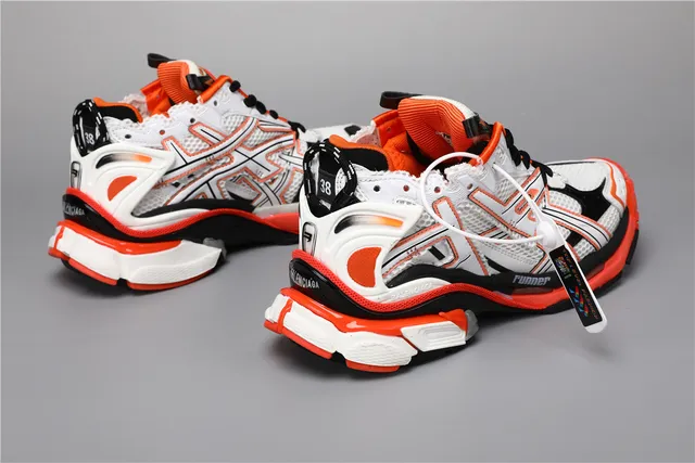 ASICS Runner أحذية الجري البيضاء البرتقالية السوداء 3