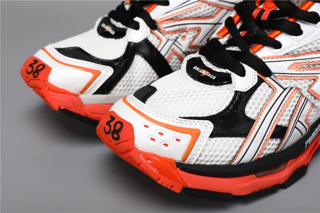 ASICS Runner أحذية الجري البيضاء البرتقالية السوداء 4