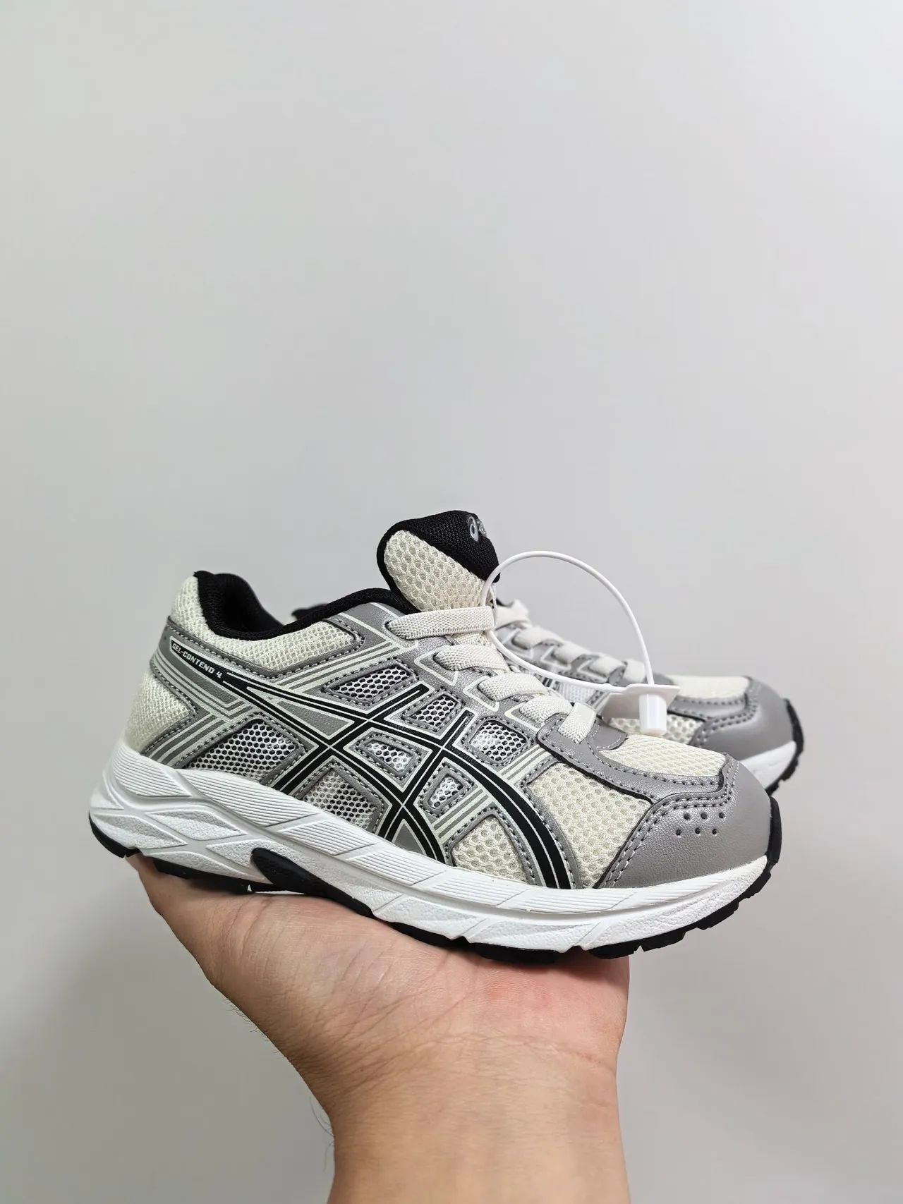 ASICS أبيض أسود شبكة علوية تركيبات اصطناعية أحذية جري 15