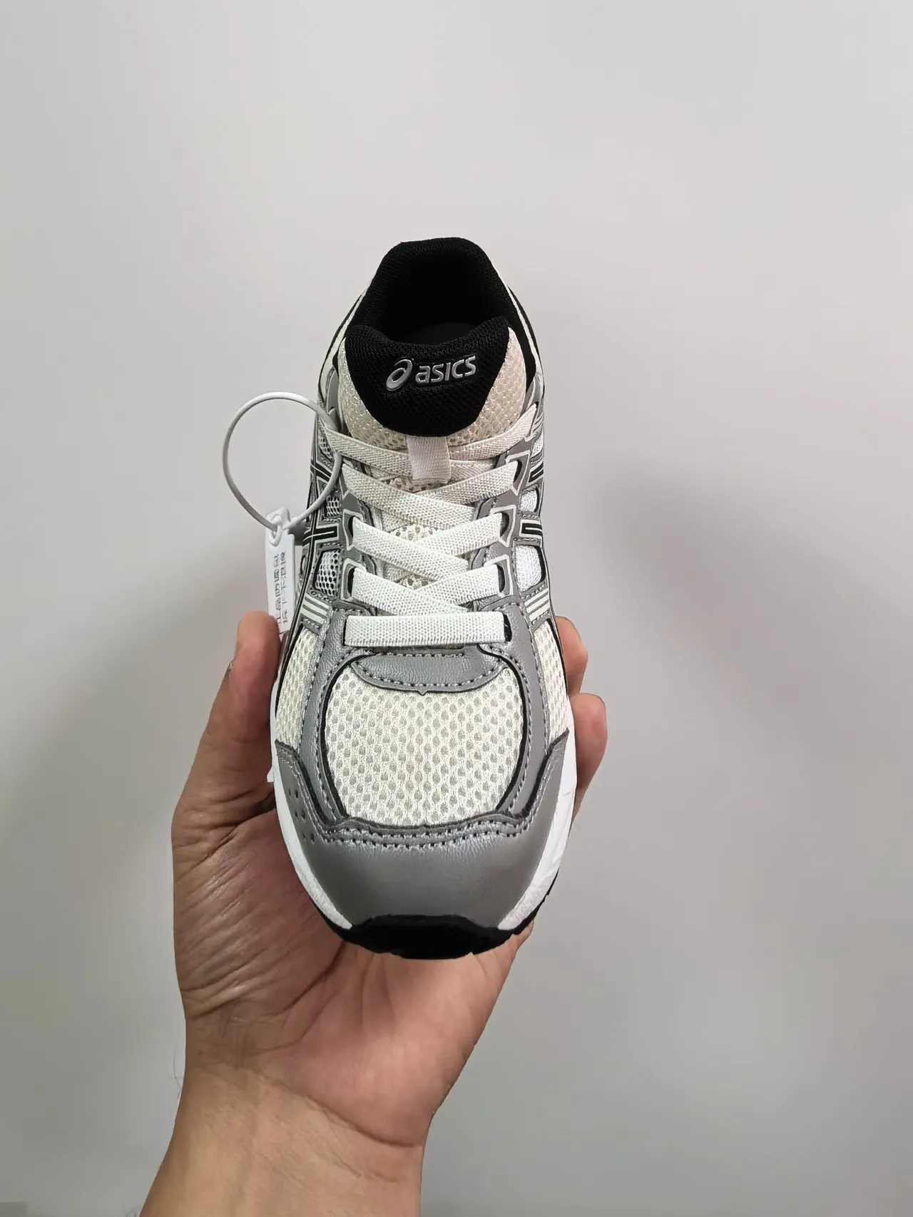 ASICS أبيض أسود شبكة علوية تركيبات اصطناعية أحذية جري 16