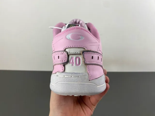 Balenciaga 2K حذاء لايف ستايل وردي وبيضاء 4