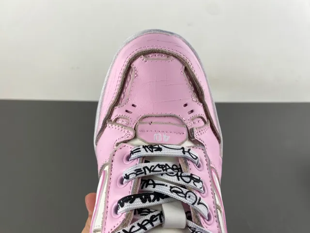 Balenciaga 2K حذاء لايف ستايل وردي وبيضاء 5