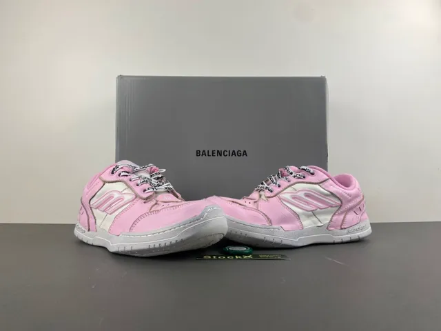 Balenciaga 2K حذاء لايف ستايل وردي وبيضاء 13