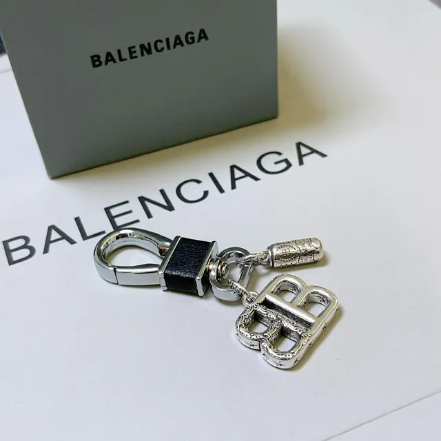 Balenciaga BB সিলভার কালো অরনেট ফিলিগ্রি ডিটেইলিং ডাবল-বি মনোগ্রাম জুয়েলরি 5