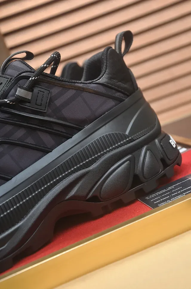 Balenciaga Zapatillas Chunky Negras Monocromáticas Esculturadas Suela Multicapa 2