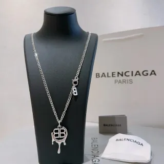 Balenciaga Dripping BB Logo قلادة سلسلة فضية