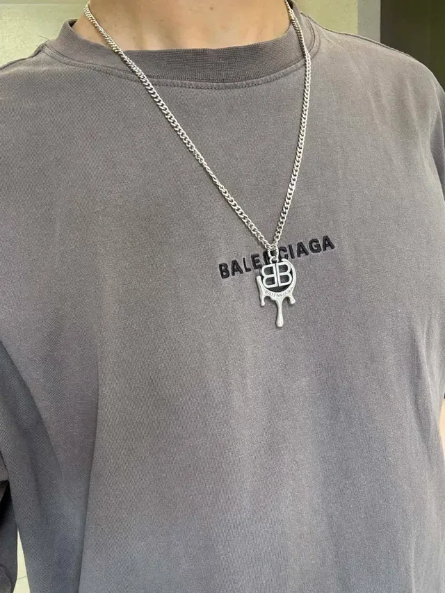 Balenciaga Dripping BB Logo قلادة سلسلة فضية 2