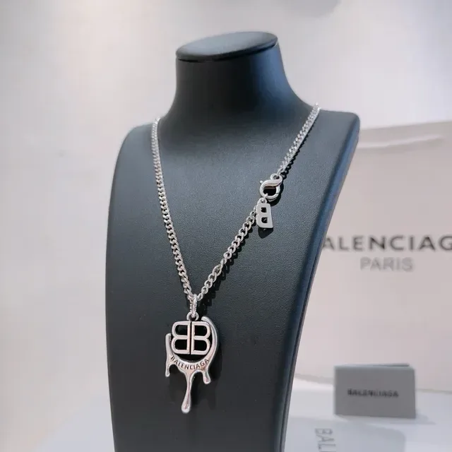 Balenciaga Dripping BB Logo قلادة سلسلة فضية 9