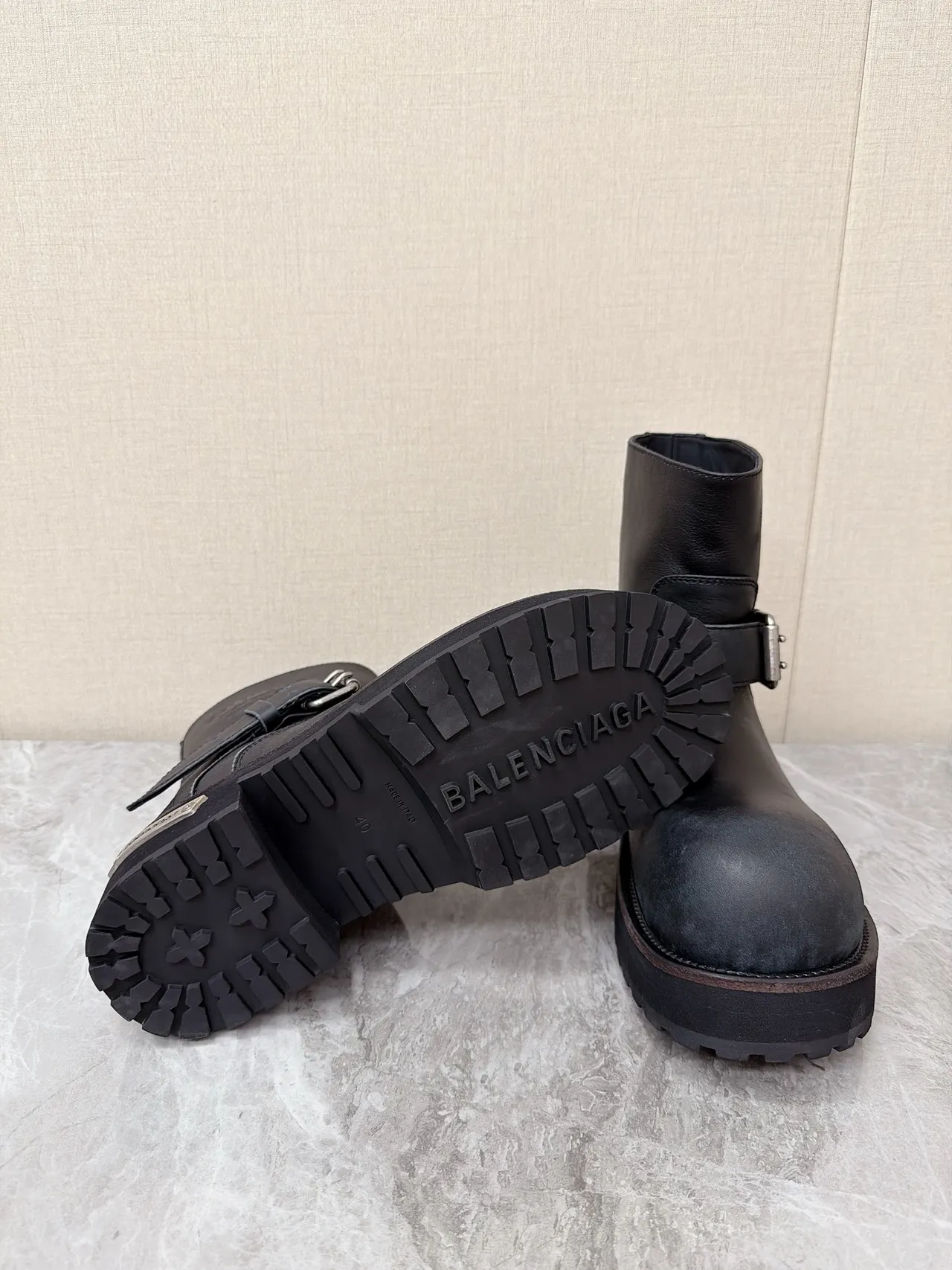 Balenciaga Le Cagole Bottines à cheville noires à boucle et sangle 2