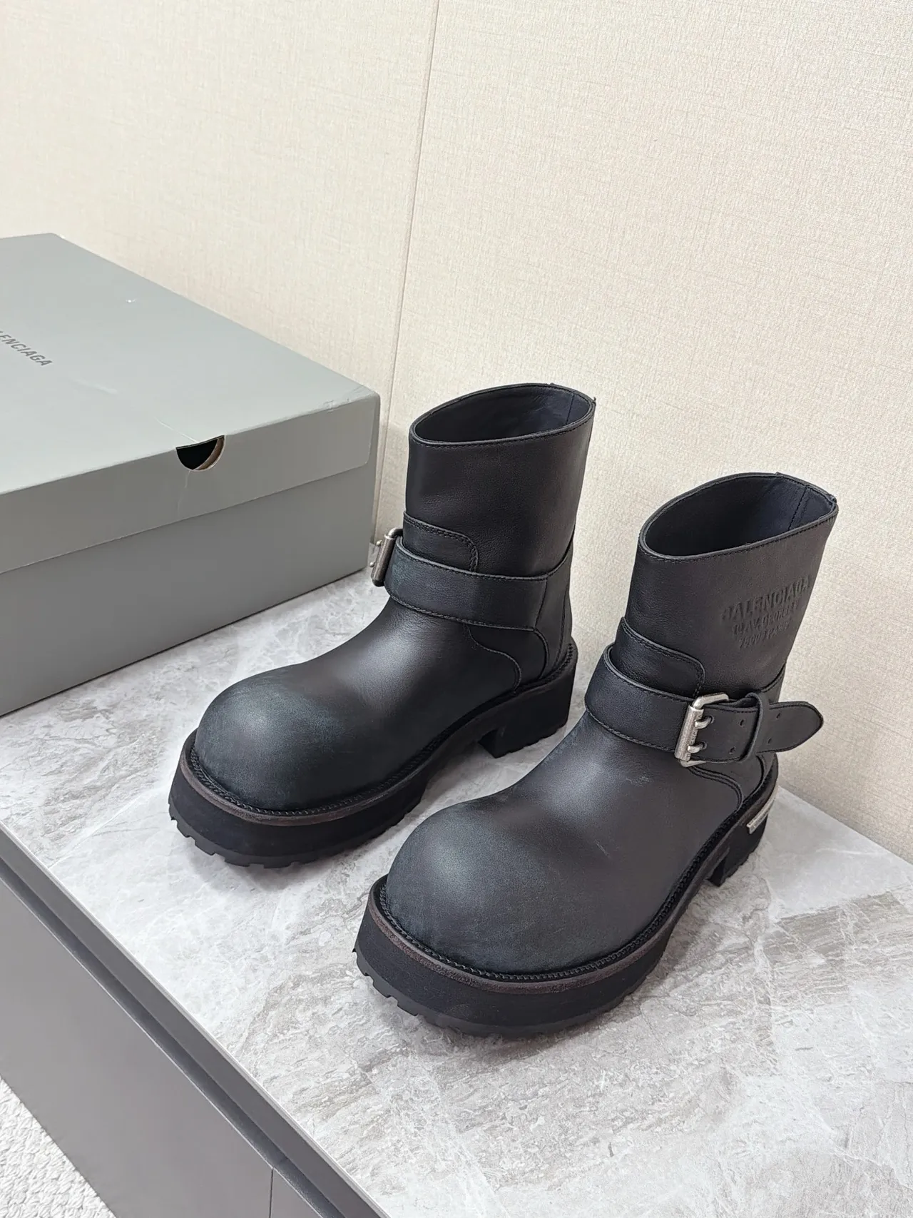 Balenciaga Le Cagole Bottines à cheville noires à boucle et sangle 5