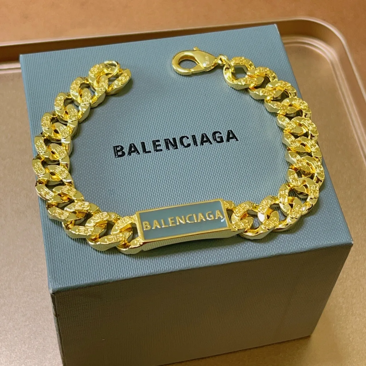 Bracelet Balenciaga Chaîne Logo Or et Émail Bleu Clair 6