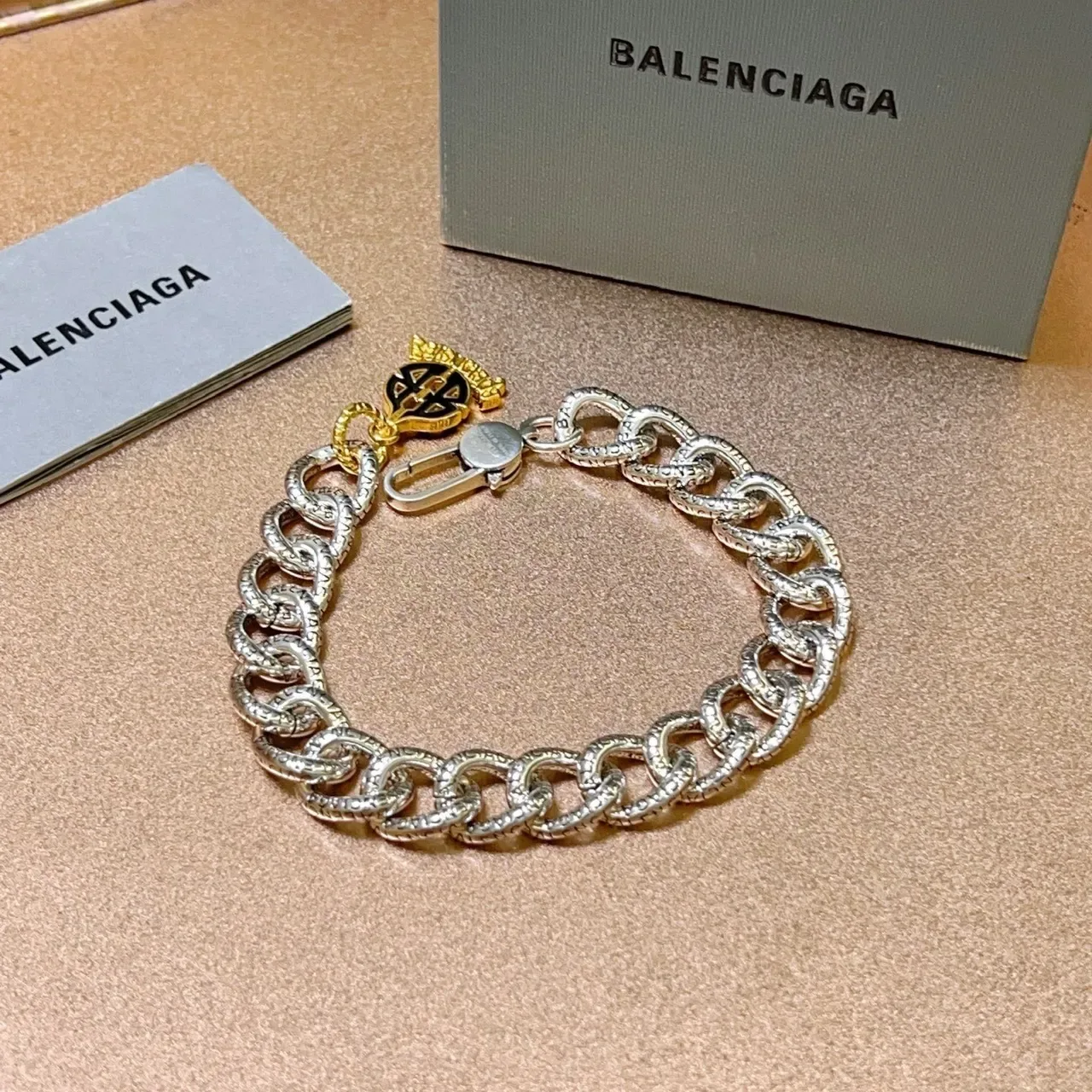 Bracelet Chaîne Logo Balenciaga Argent Or Gros Lien Oval Gravé Lettre Marque 2