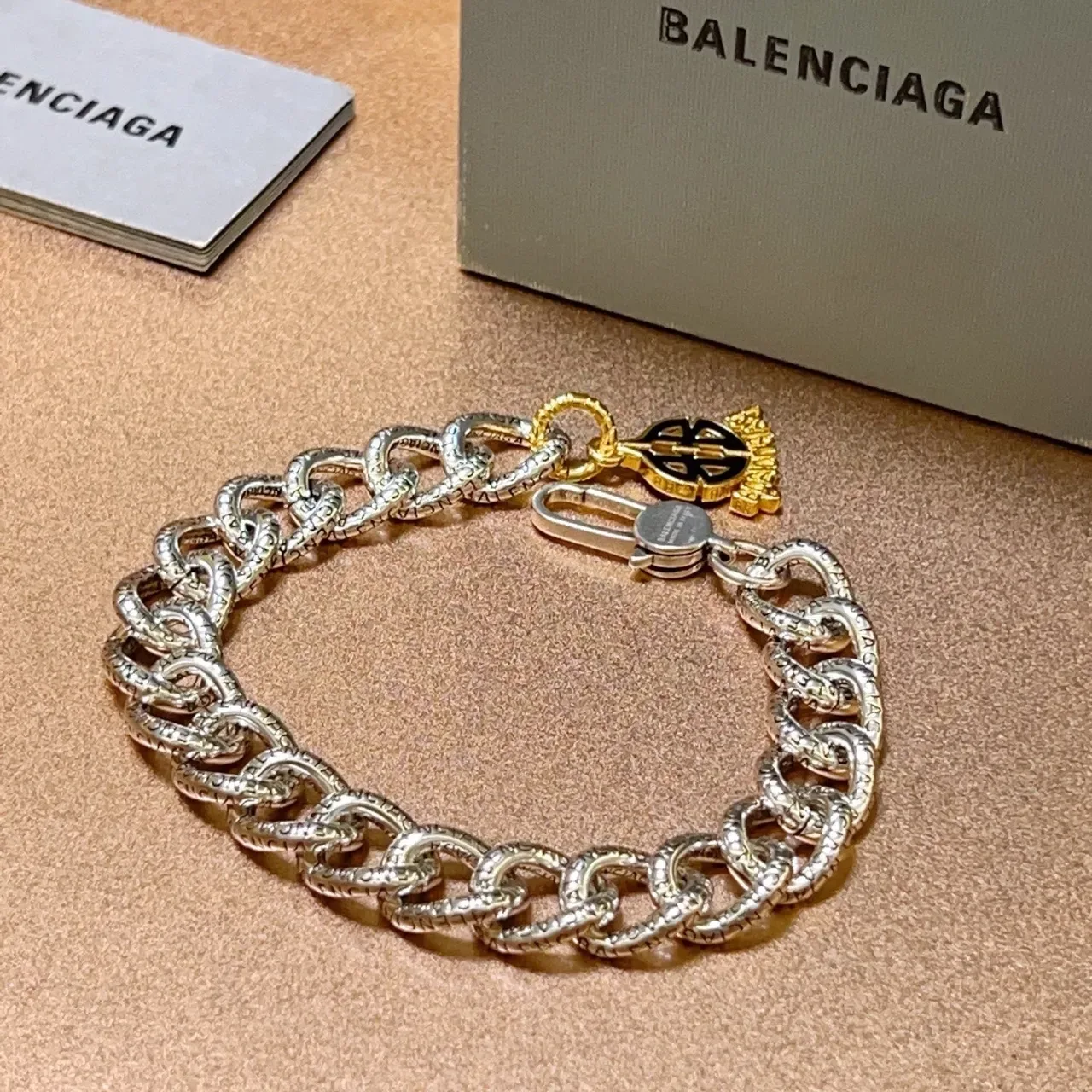 Bracelet Chaîne Logo Balenciaga Argent Or Gros Lien Oval Gravé Lettre Marque 5