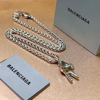 Balenciaga إشارة السلام يد فضة سلاسل كرب سميكة قلادة منحوتة