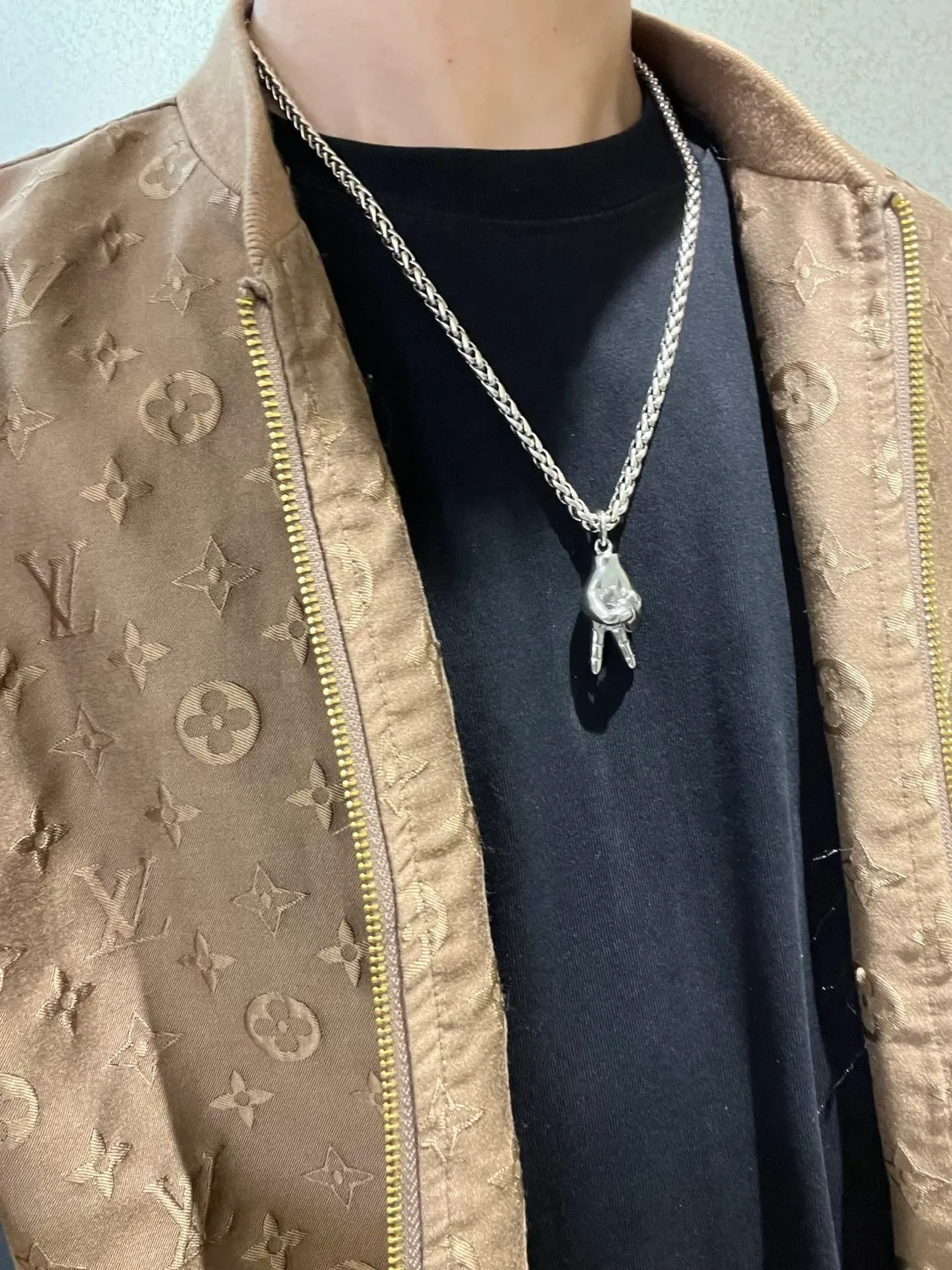 Balenciaga Signe de la Paix Main Argent Chaîne Curb Chunky Pendentif Sculptural Collier 2