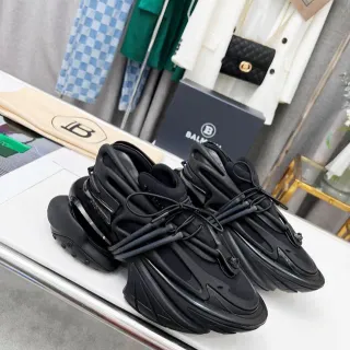Balenciaga Runner أسود موحد حذاء رياضي سميك