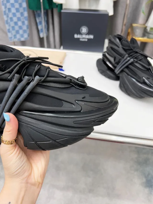 Balenciaga Runner Monochromatic Black Chunky Sneakers 3