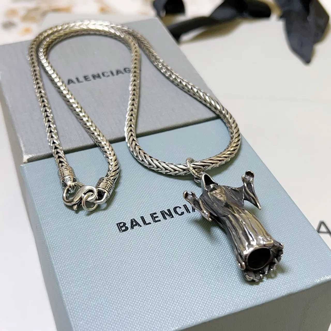 Balenciaga Chaîne de serpent tressée en argent figure sculpturale robee pendentif bijoux 5