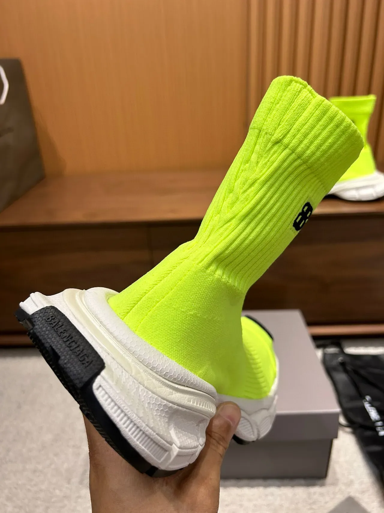 Balenciaga Speed Trainer Tênis lifestyle verde lima fluorescente com ajuste tipo meias 3