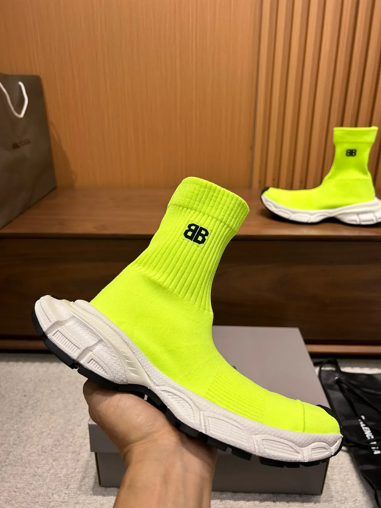 Balenciaga Speed Trainer Tênis lifestyle verde lima fluorescente com ajuste tipo meias 4