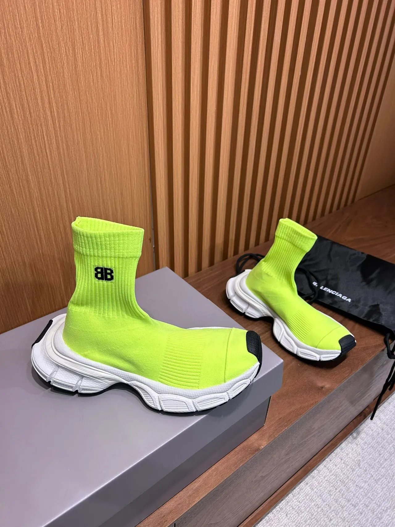 Balenciaga Speed Trainer Tênis lifestyle verde lima fluorescente com ajuste tipo meias 5