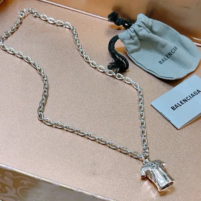 Balenciaga Camiseta Colar Corrente Grossa Pingente Prateado 9