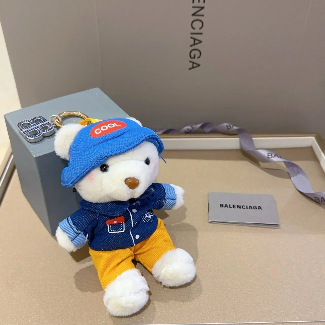 Balenciaga Ours en peluche Bleu Jaune Veste style denim plush Sac à main 4