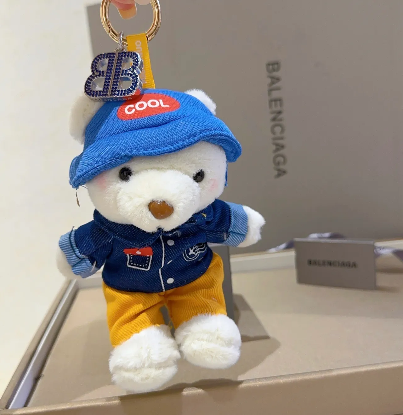 Balenciaga Ours en peluche Bleu Jaune Veste style denim plush Sac à main 9