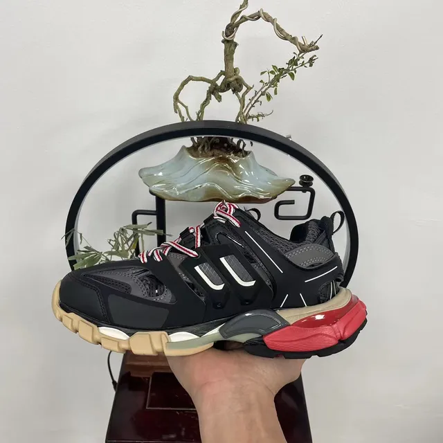 Balenciaga Track Trainer Tênis Chunky Preto Vermelho Bege 2