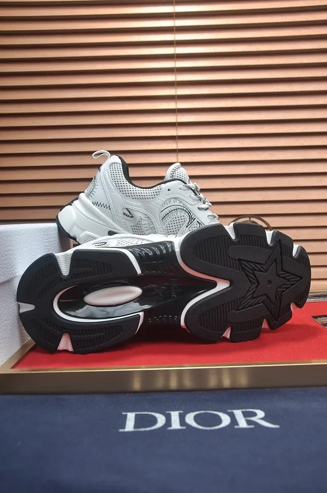 Balenciaga Track Trainer সাদা এবং কালো চাঙ্কি স্নিকার 3