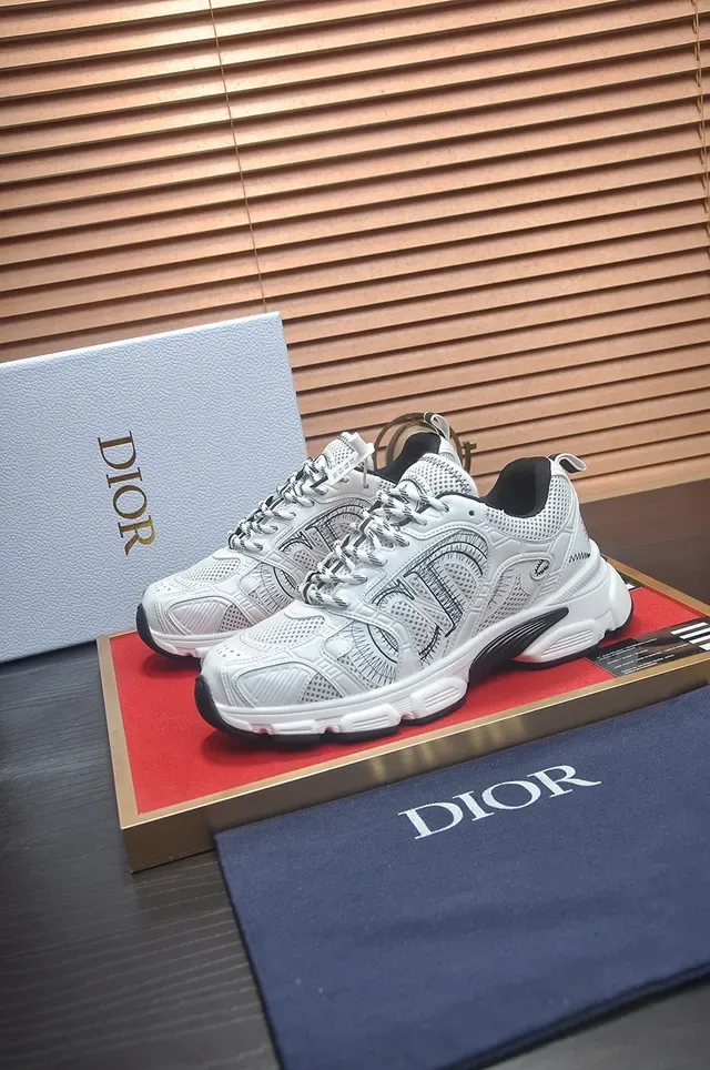 Balenciaga Track Trainer সাদা এবং কালো চাঙ্কি স্নিকার 4