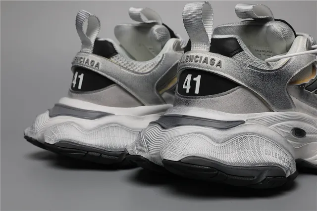 Balenciaga Track Trainer blanches grises noires dorées sneakers à semelle épaisse 2