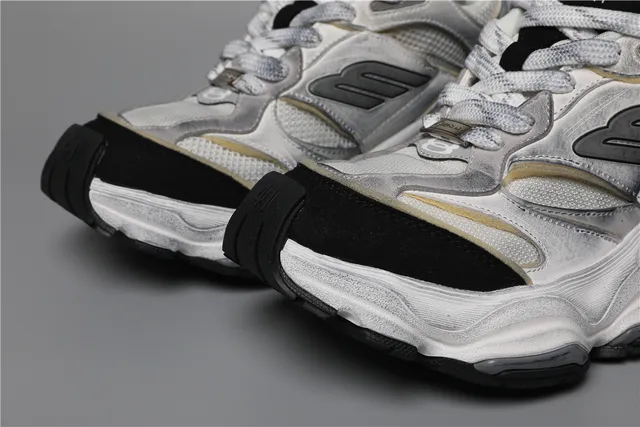 Balenciaga Track Trainer blanches grises noires dorées sneakers à semelle épaisse 4