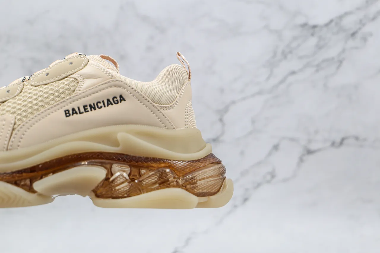 Balenciaga Triple S Beige and Translucent Amber tênis chunky 4