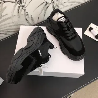 Balenciaga Triple S حذاء رياضي أسود سميك
