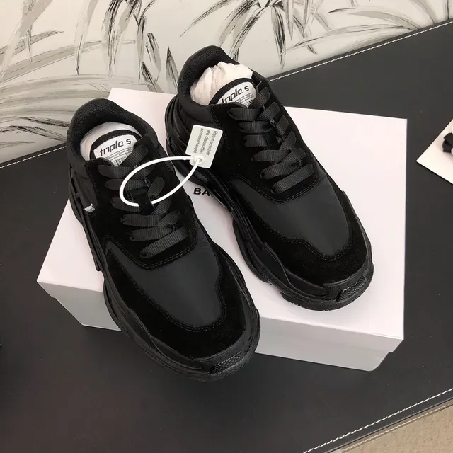 Balenciaga Triple S sneakers pretas chunky 2