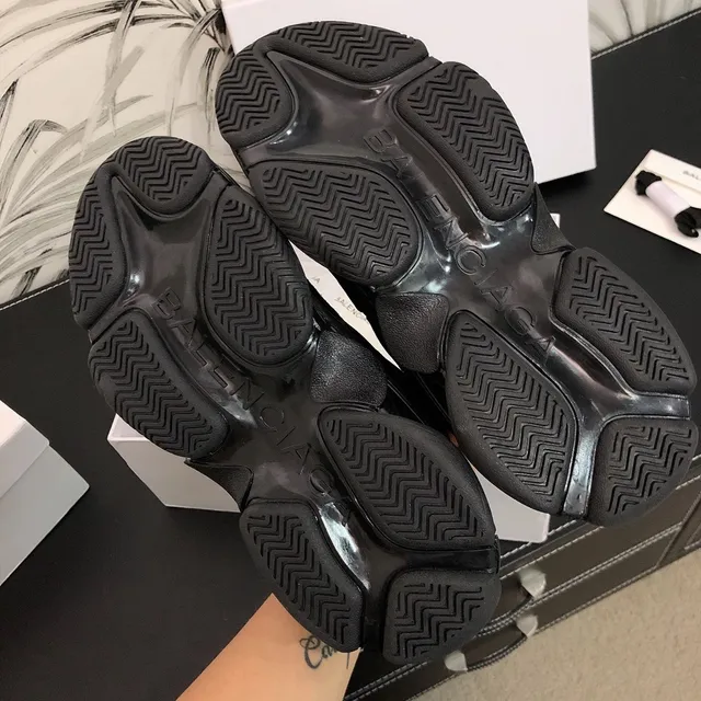 Balenciaga Triple S sneakers pretas chunky 3