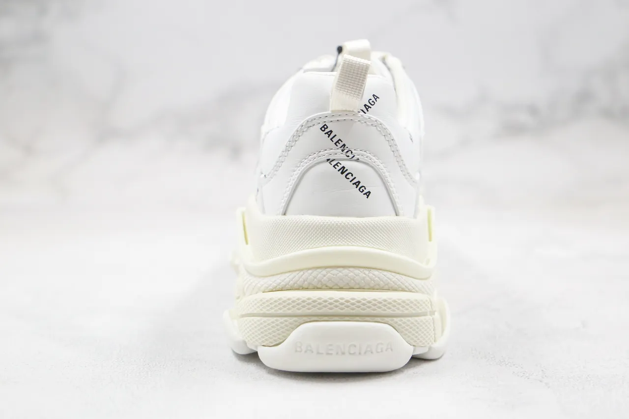Balenciaga Triple S Tênis Chunky Brancos com Impressão de Logo 3